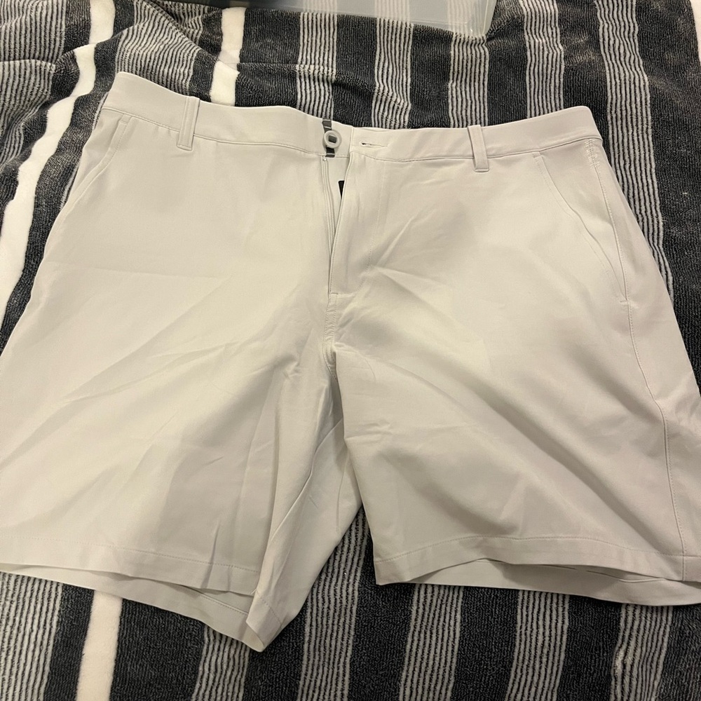 Puma Men's Gray Golf Shorts (36 waist, 7 inseam)